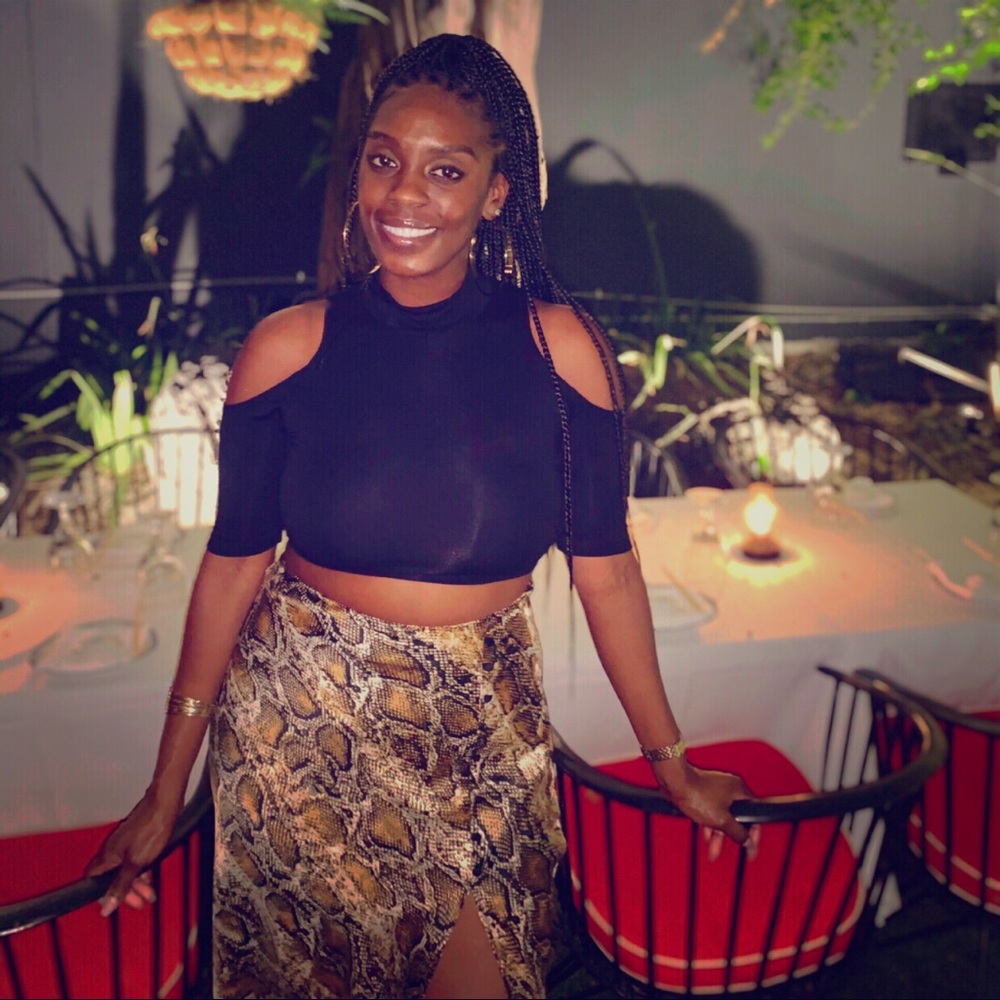 Meet your Posher, Maya